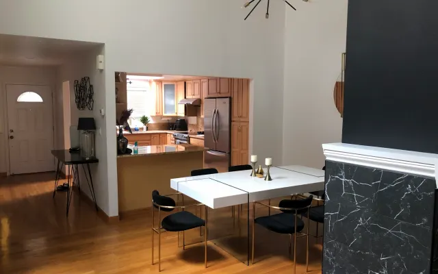 Beautiful single level townhouse w/ your own bedroom/bath