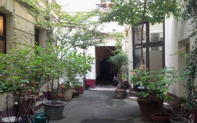 Central apartment, Canal St Martin - for 2 or 4 people