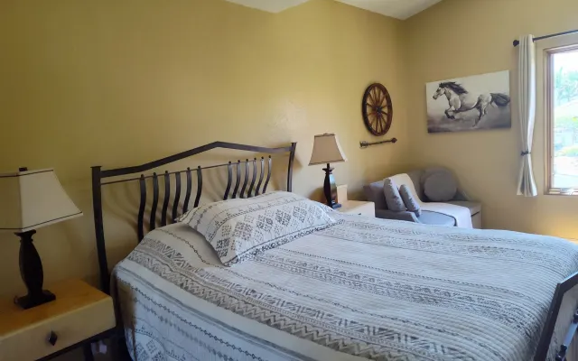 Camera da letto privata in una splendida casa vicino a Laguna Beach