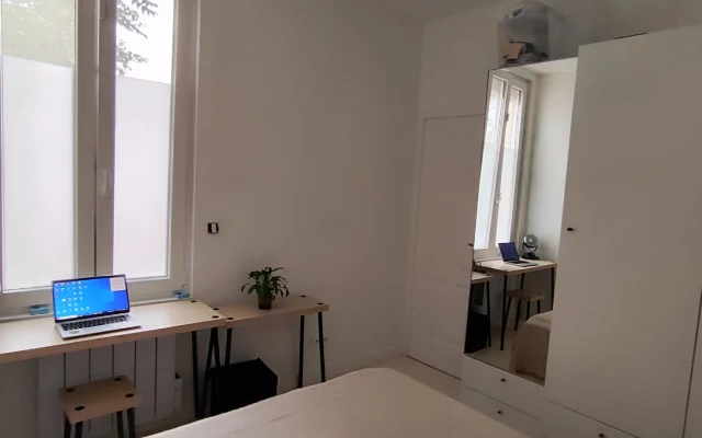 Double room (private) in central Paris