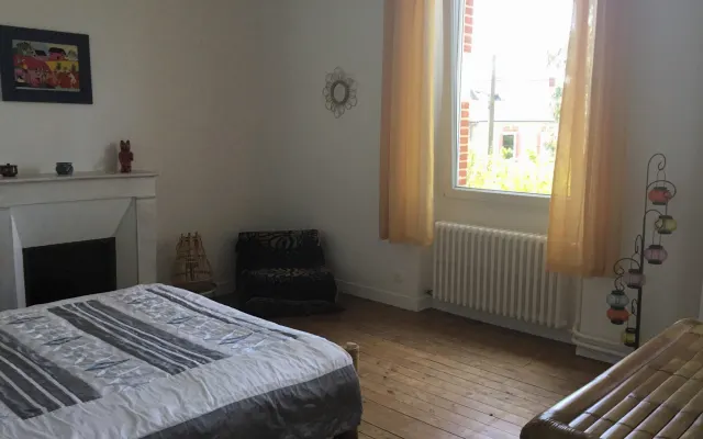 Chambre privée avec salle ******** privative dans maison des années 30