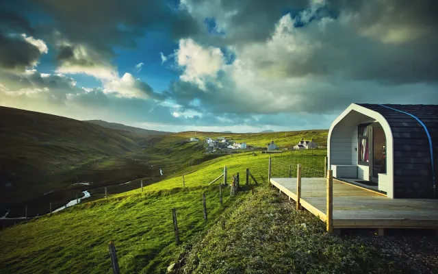 Private Luxus-Glamping-Pods mit Blick auf das Meer, inklusive Frühstück...