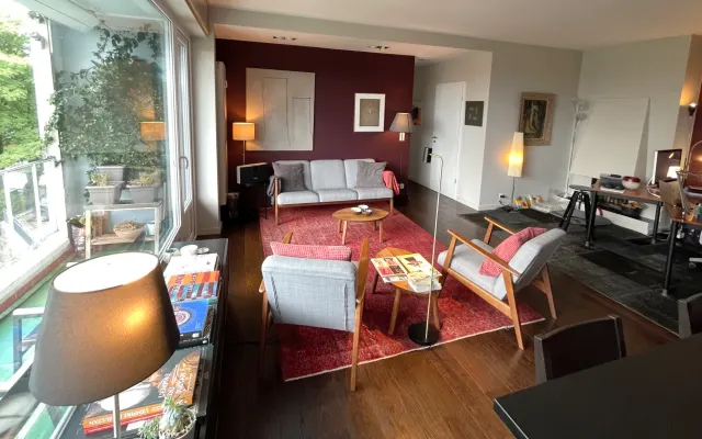 Welcoming private bedroom in a residential neighborhood in Brussels