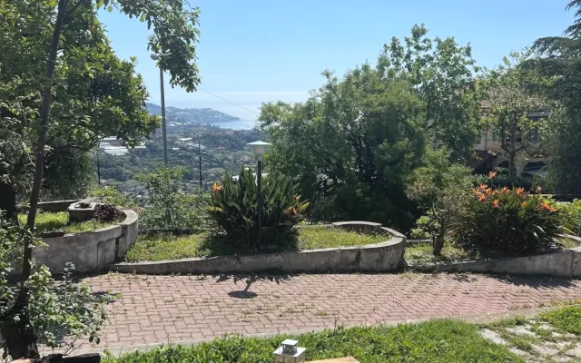 Villa in collina vista mare