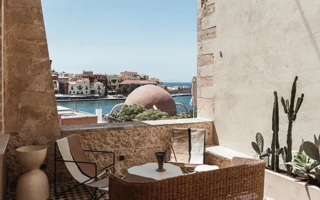 Aisha Hotel , Faros , A journey back in time