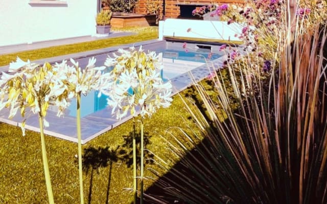 Accesso alla camera d'albergo (piscina/area comune)
