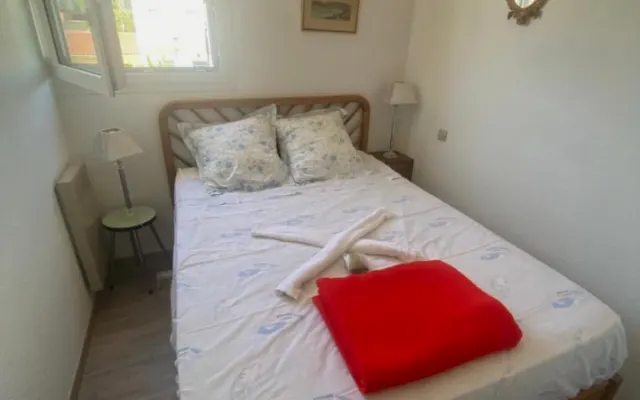 Pequeño capullo recién renovado una estancia agradable cerca del mar