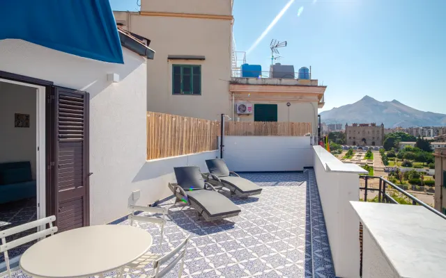 Zisa Top Romantic terrace & private outdoor Jacuzzi