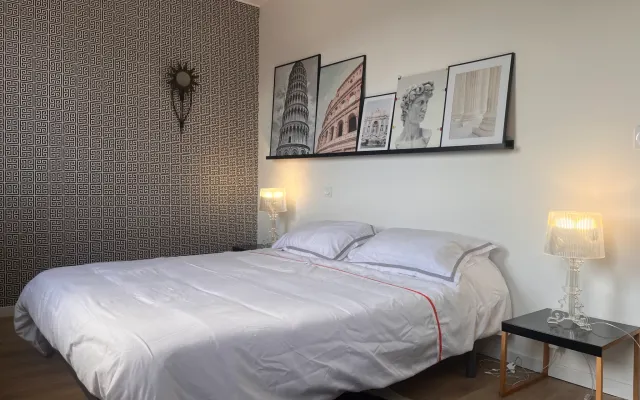 2 bedrooms 2 private bathrooms in a house near Bordeaux