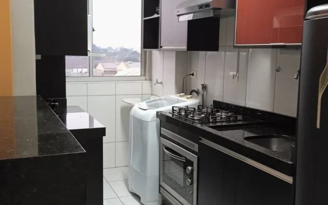 Ruhige und gemütliche Wohnung 4 km vom Messezentrum Maringá entfernt.