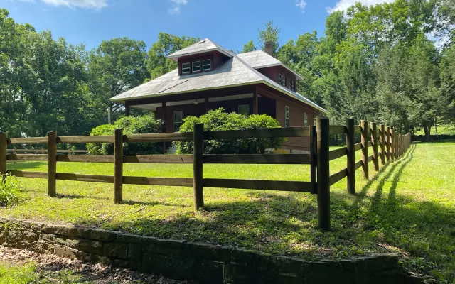 Casa de campo relaxante e económica aninhada nas montanhas
