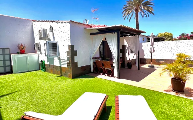 CAN-HOST YUMBO Bungalow con terrazza privata e solarium