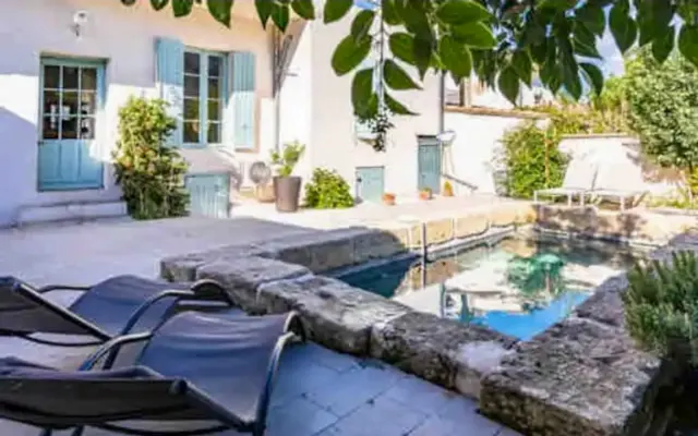 Charmant logement méditerranéen en centre ville avec piscine.