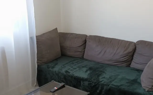Studio 25 m2 indépendant dans maison de ville