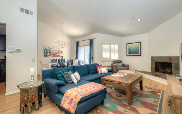 4-Level Townhouse in Prime Location