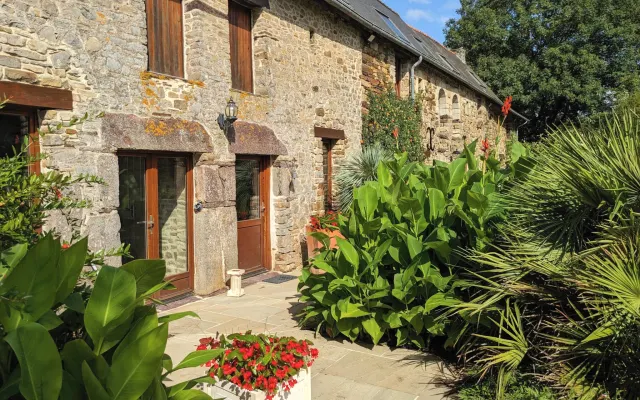 Chambre d’hôte dans longère du pays rennais avec Piscine