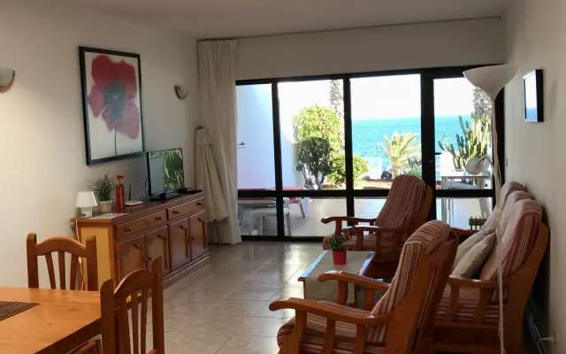 An apartment in a naturist area and with good sea views.