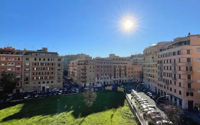 SUNRISE HOUSE - SAN GIOVANNI GAY DISTRICT