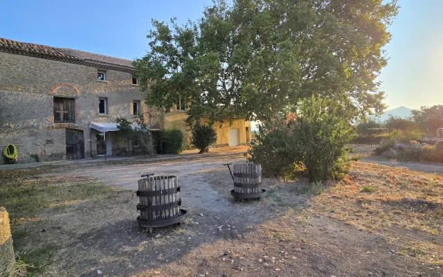 Gîte 9 people Near Avignon with swimming pool