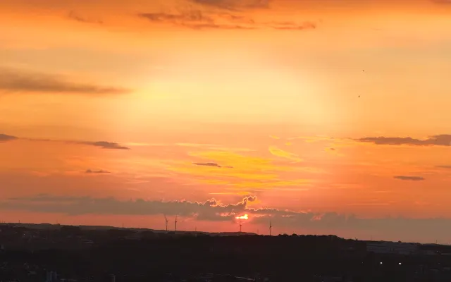 Camera privata con splendida vista sulla città dall'alto del cielo