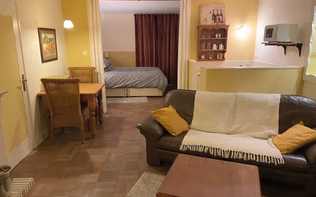 Self contained studio in the village centre
