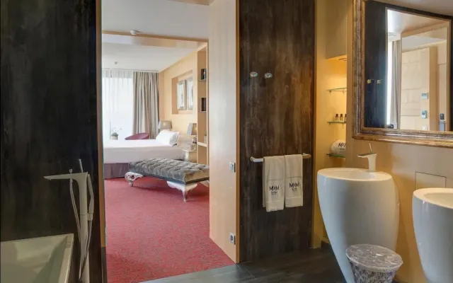 Jonior Suite mit 1 Vollbett,
Erstaunliche Lage und Preis.
