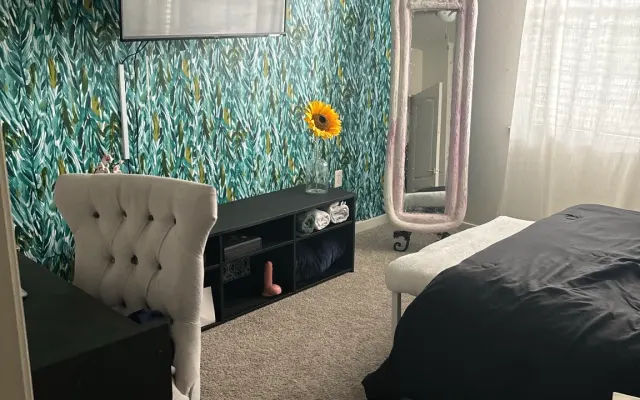 Charmant appartement d'une chambre à coucher près du centre-ville