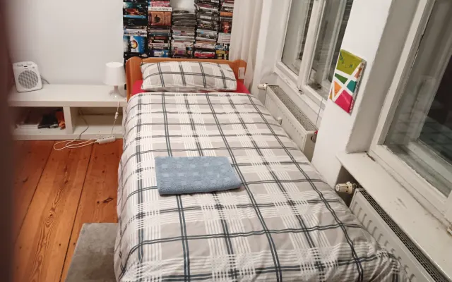 Sharing bedroom with Host near Alexanderplatz