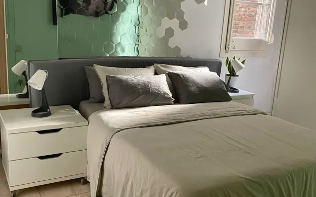BEAUTIFUL ROOM NEAR THE BEACH (MAR BELLA) - (SUBWAY)
