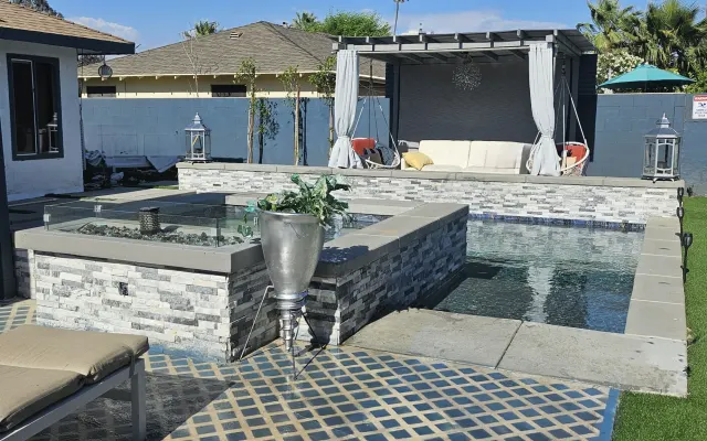 Casa Blanca - 3bed/2ba mit neuem Pool/Spa in der Nähe von Shopping...