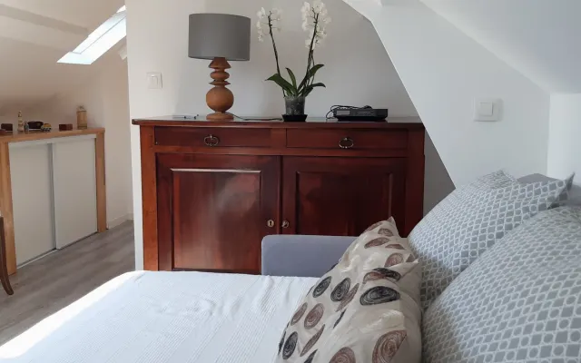 Cosy room in the heart of old Saint Pierre des Corps