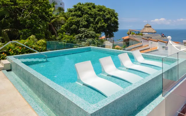 Luxury condo with breathtaking views