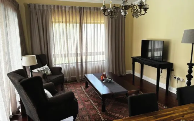 Superior King Suite 100m from Beach
