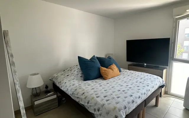 Quiet apartment in recent residence