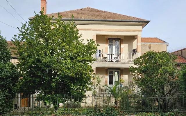 On the river, rooms with private bathroom