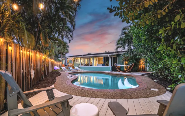 ¡Casa frente al mar w / piscina climatizada, jacuzzi, bar Tiki, a pie...