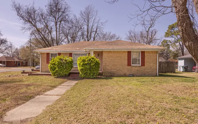 Blytheville Bed & Breakfast is the best place for young, gay singles
