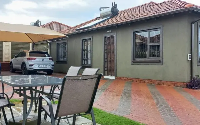 Atemberaubendes kleines Haus in Johannesburg. Afrika mit Stil erleben