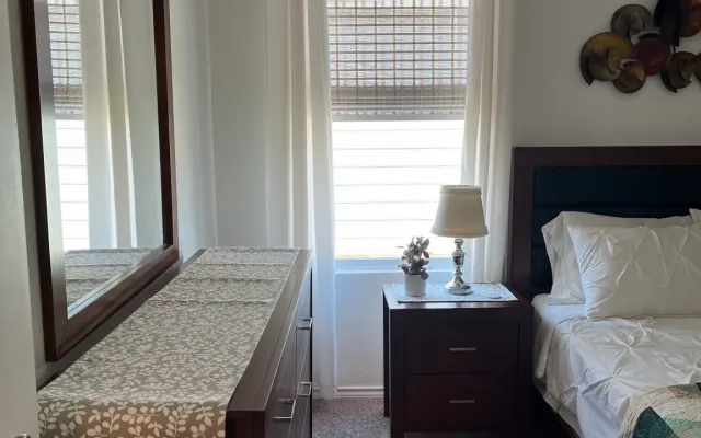 Großes Gästezimmer in der Alamo City