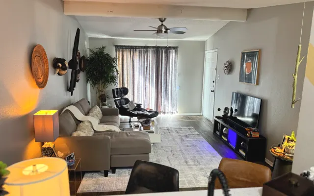 Comodo ed elegante appartamento con 1 camera da letto a N. Dallas...