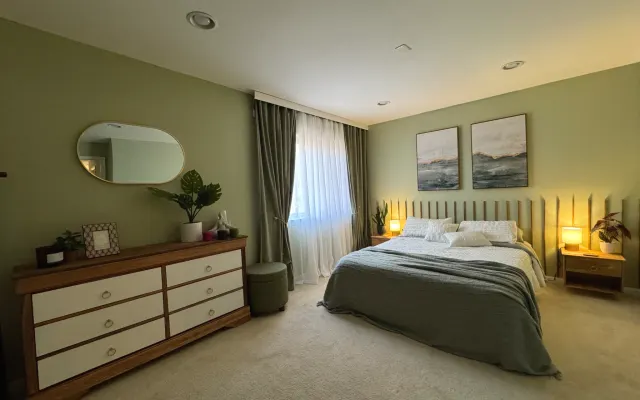 Designer apartment with Rock Creek park view