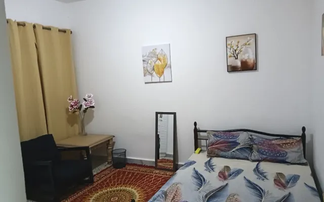 Quarto privado no coração do centro da cidade.