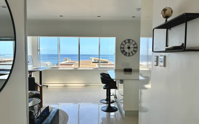 Appartement de luxe à Upper Sea Point avec vue sur la mer et balcon