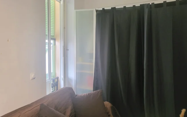 Large studio in Nice city center