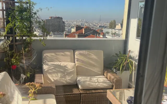 Appartenant Paris 20 terrace and exceptional view
Metro Pyrénées
