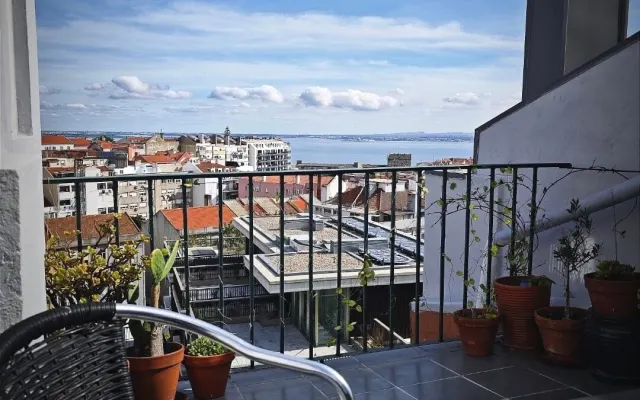 Charmante Wohnung - Terrasse mit Blick auf den Tejo