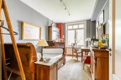 Privatzimmer im Haus eines Kunstsammlers