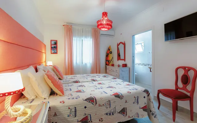 Surf Suite - Accessible - Bambus House Blue - Quarteira, Algarve