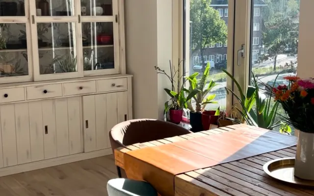 Wunderschöne Wohnung mit Kanalblick neben dem Westerpark