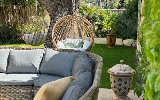 Gemütliche Unterkunft mit Pool, Parkplatz und Garten